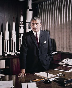 Главный конструктор Вернер фон Браун, вернее, Wernher Magnus Maximilian Freiherr von Braun.
