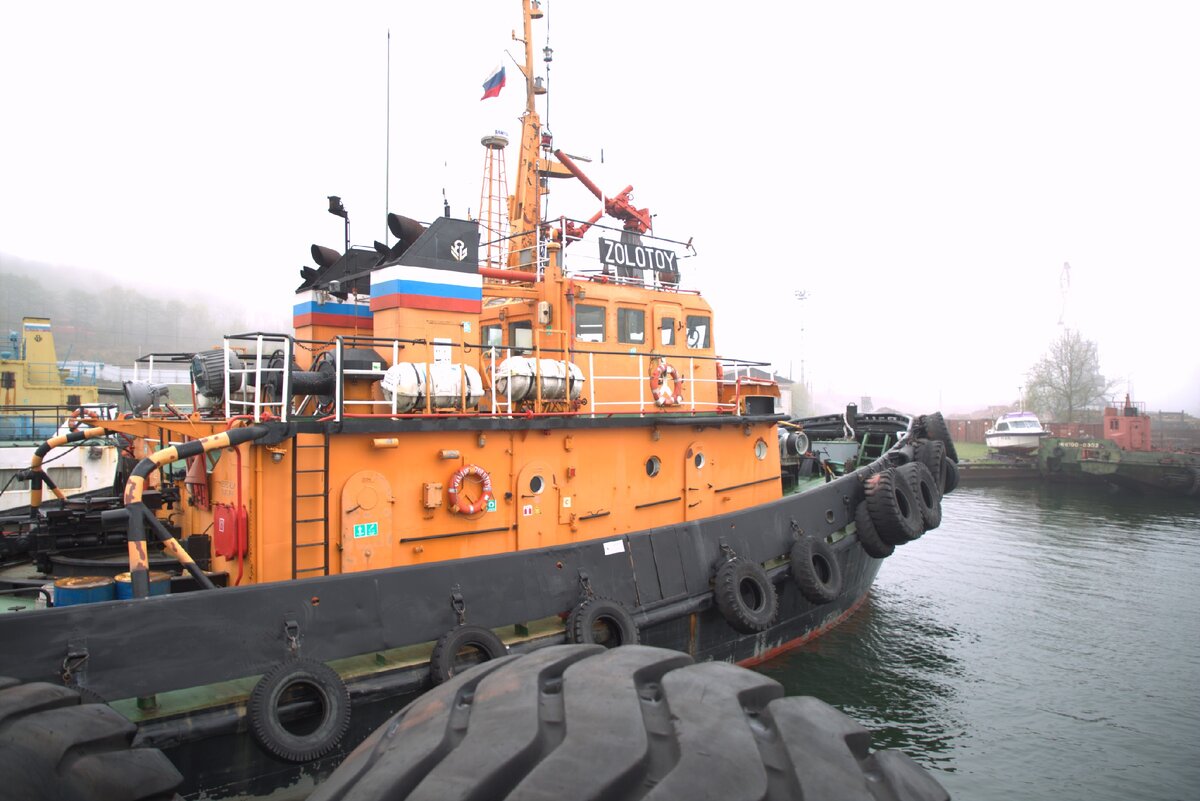 Буксир "Золотой" портофлота Ванинского морского порта