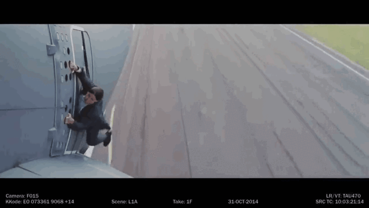                                                    На данном Gif видны ремни.