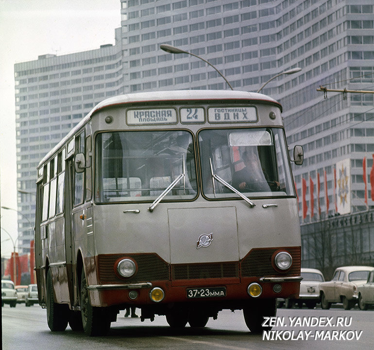 Вот таким автобус ЛиАЗ-677 встал на конвейер