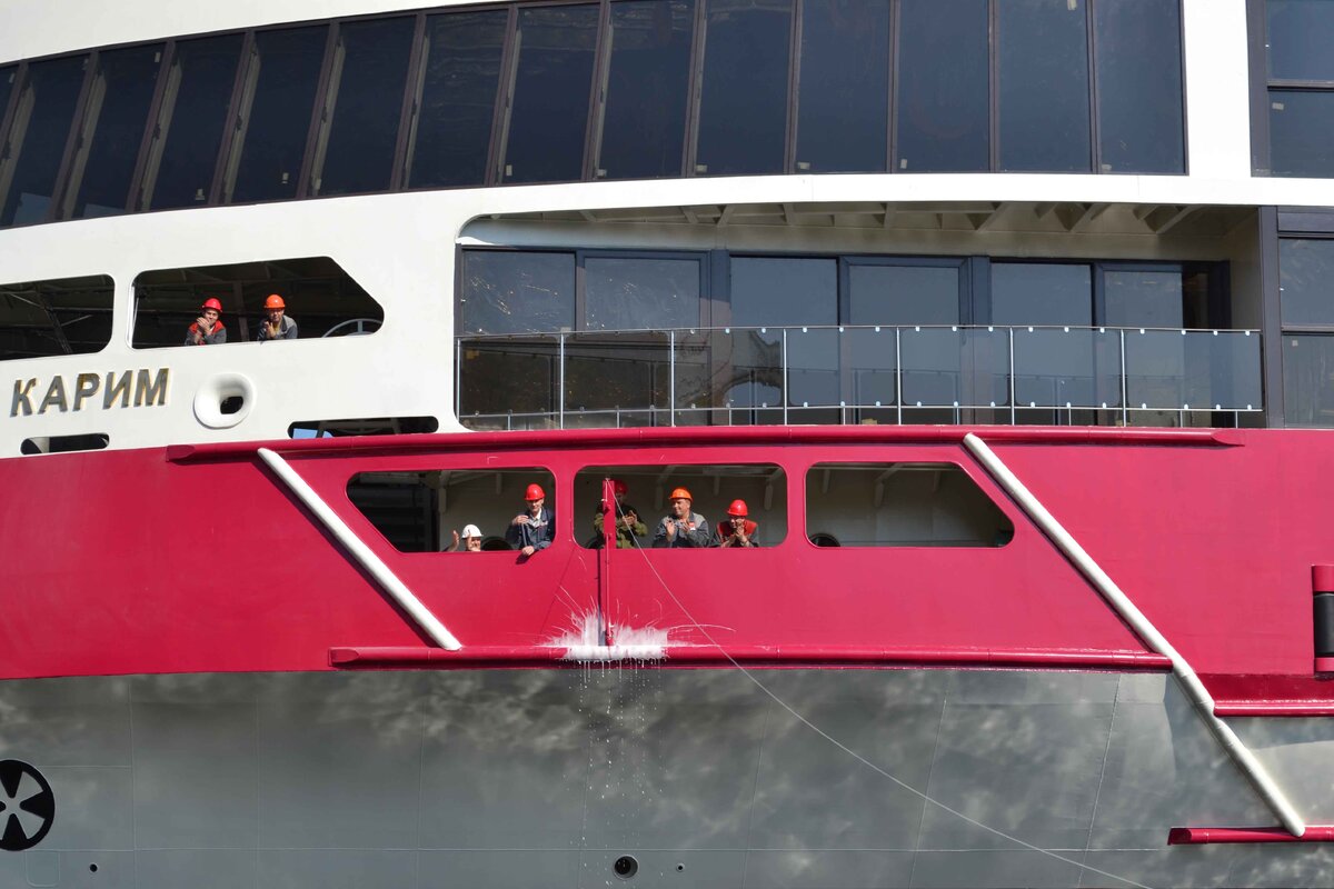 Спуск на воду "Мустая Карима"