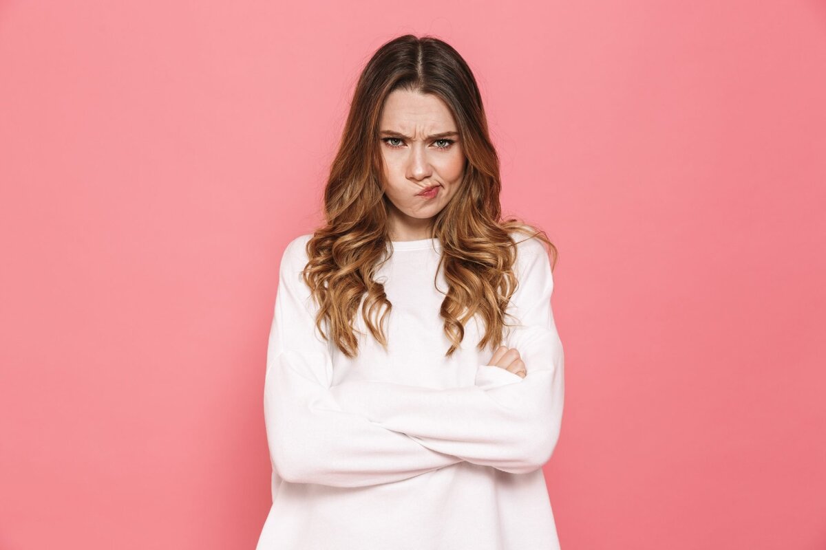 В праздничный день каждая женщина мечтает быть красивой, любимой и особенной, поэтому неправильно подобранный подарок может сильно её сильно расстроить