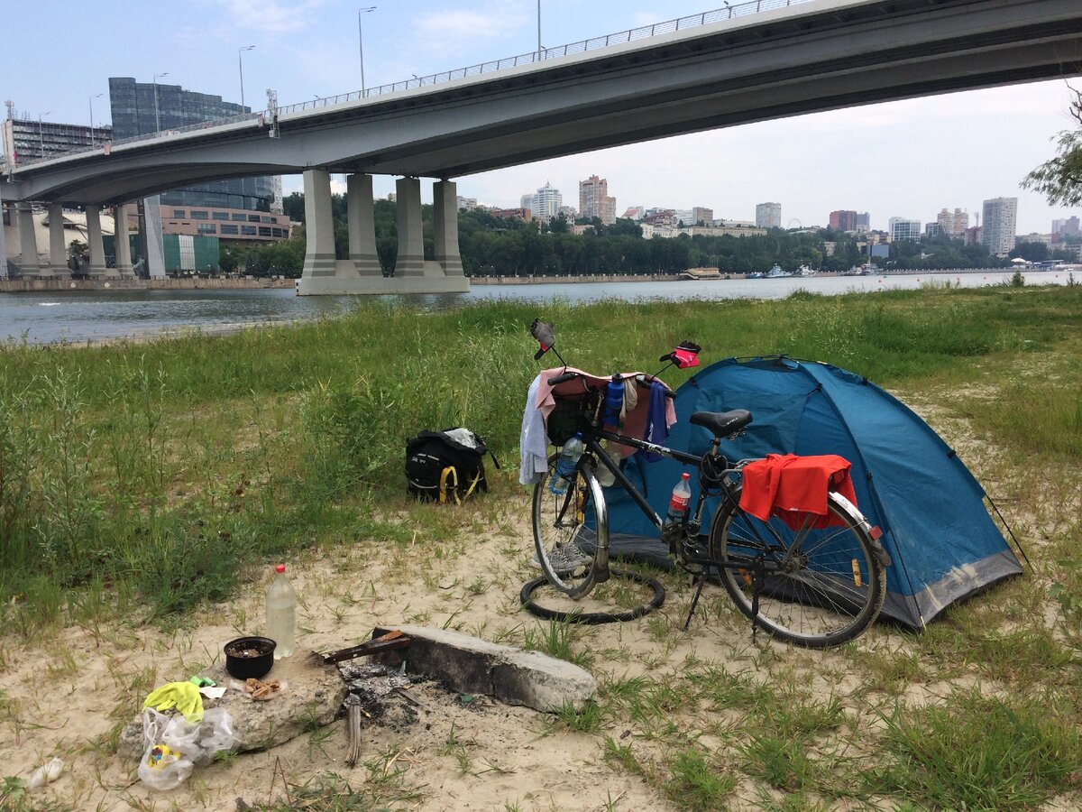 ночевал под мостом. фото под мостом. абердине сша мост курта. жизнь под мостом. ночевал под мостом.