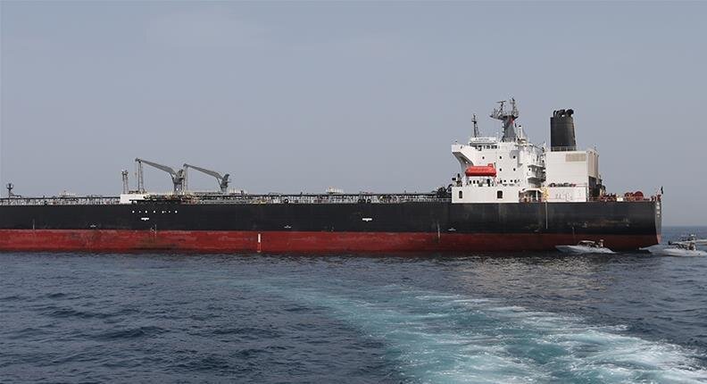 На фото представлен нефтеналивной танкер "Al Marzoqah", ходящий под флагом Саудовской Аравии, который был одной из целей атак йеменских повстанцев-"хуситов"  в мае 2019 года (пока данные танкеров, подвергшихся атаке в последние дни, официально не опубликованы)