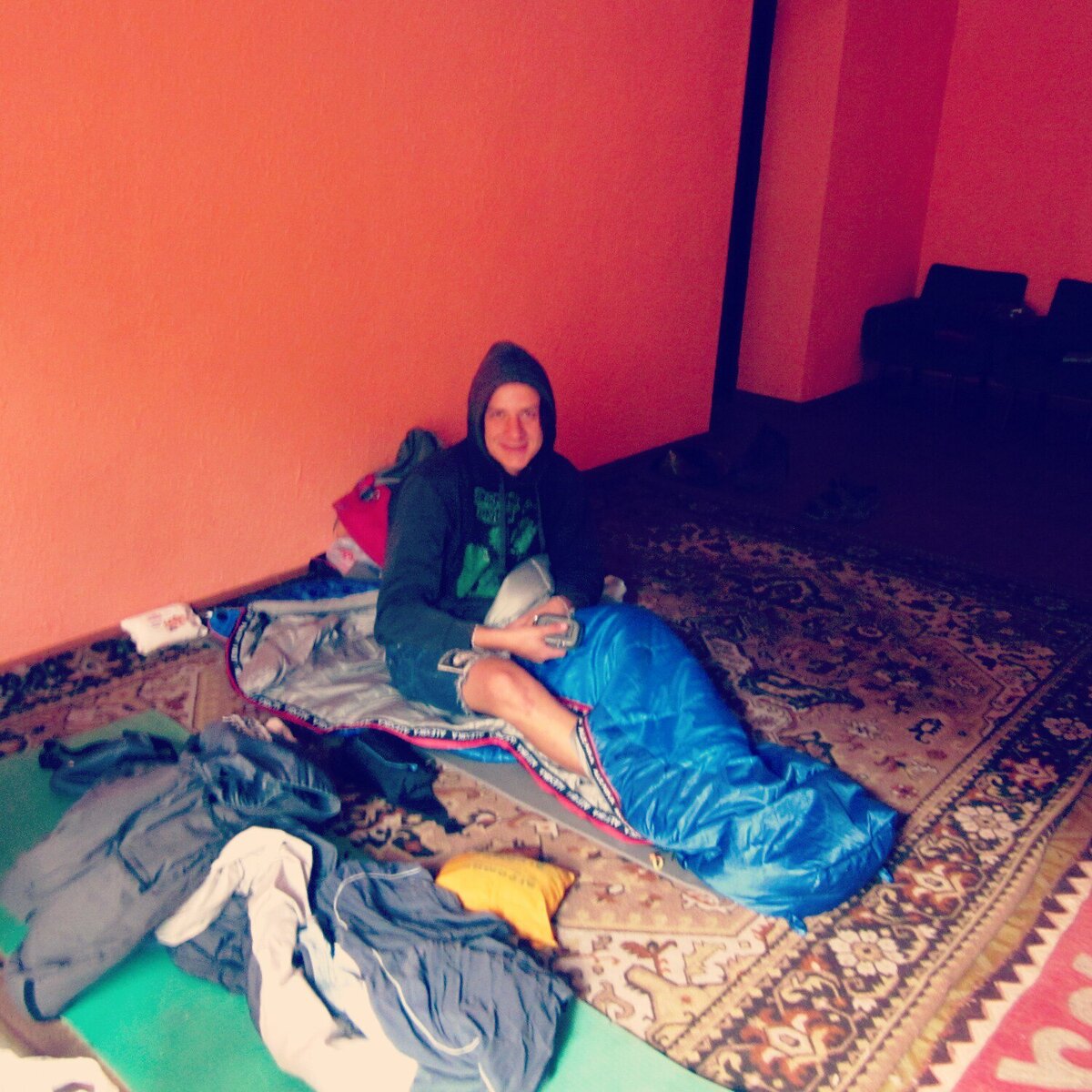 Ночевка в кафе