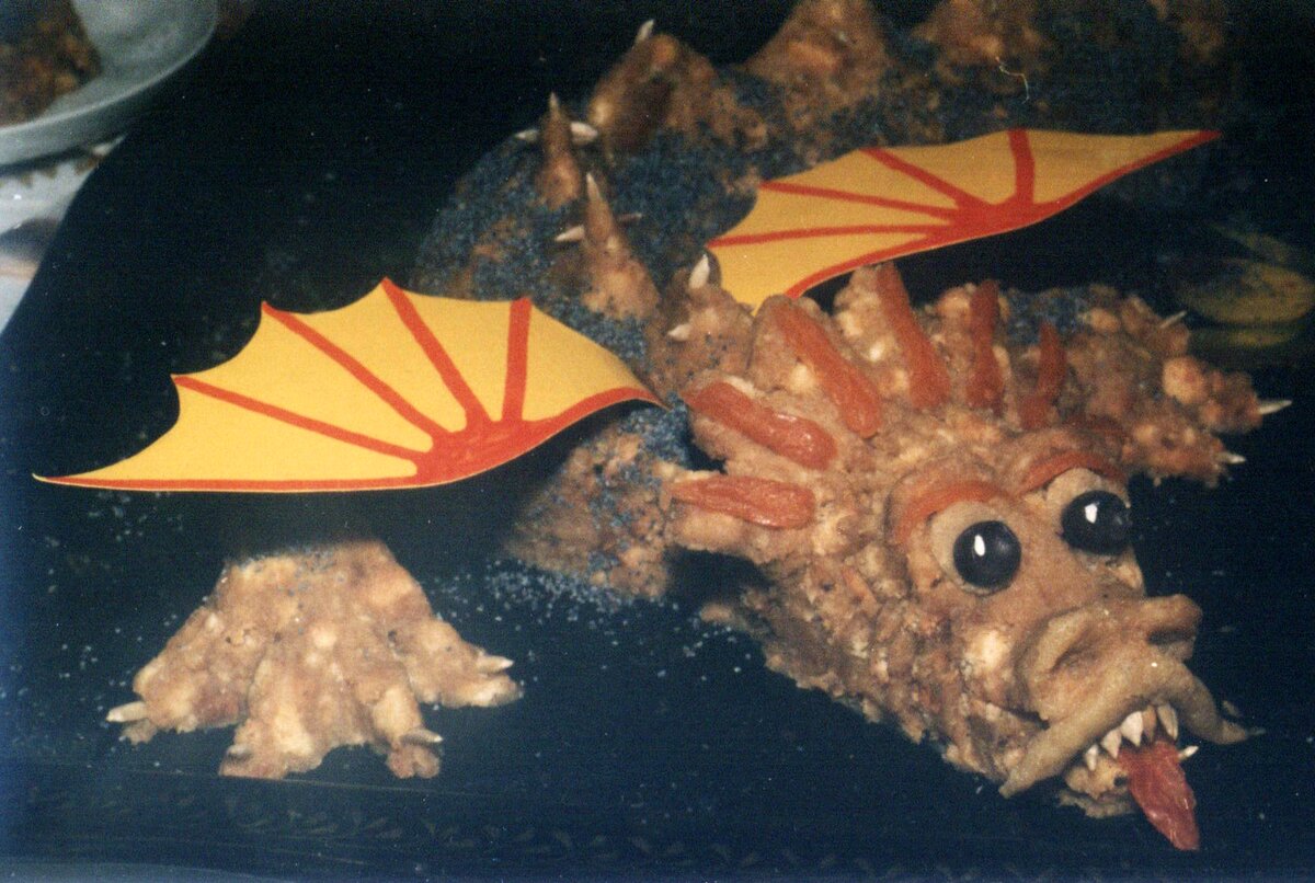 Дракон - год 2000. По-моему второй мой Не-ёжик.