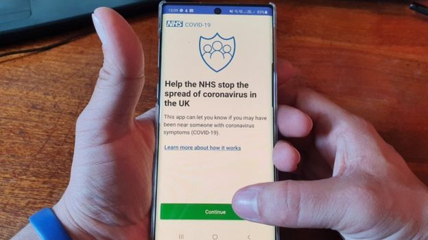Текущее приложение позволяет пользователям сообщать о симптомах, но не о результатах теста