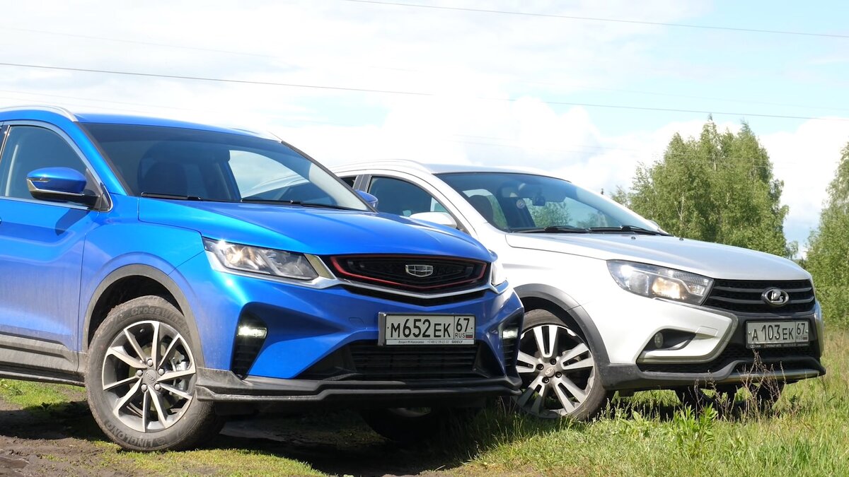 Веста пропорциональнее, но оснащение и интерьер отстают.