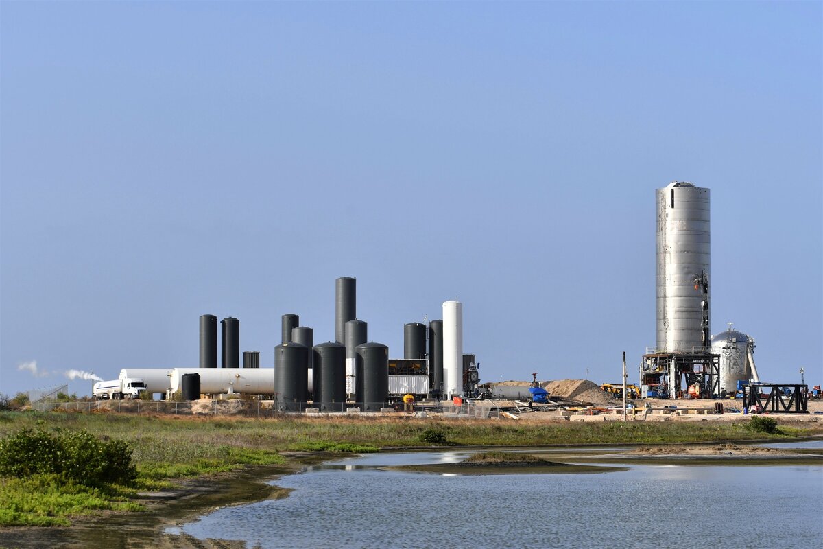 Вид на Starship SN5 (источник: https://twitter.com/BocaChicaGal)