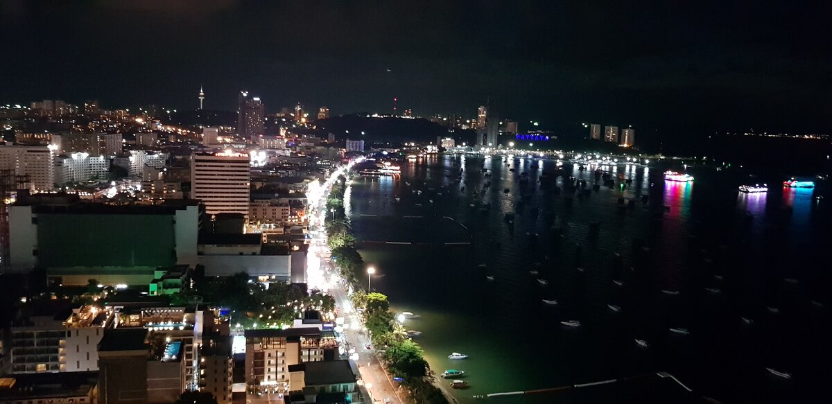 Вид с ресторана «Horizon»