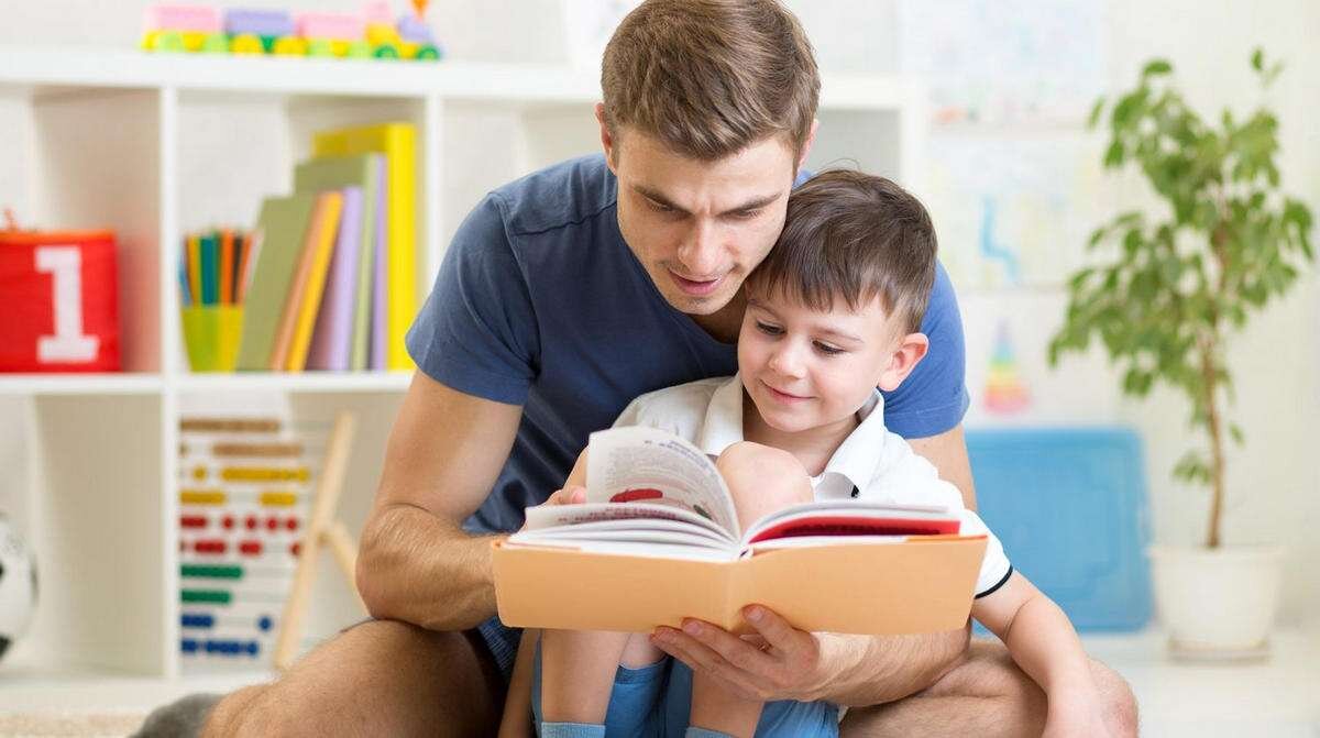 Учиться жить с папой. Чтение для детей. Дети читают. Чтение родителей и детей. Совместное чтение с ребенком.