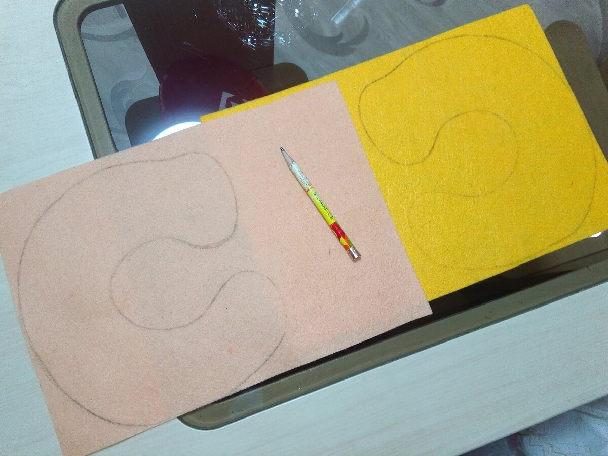 Рисуем на стороне,которая потом внутрь будет