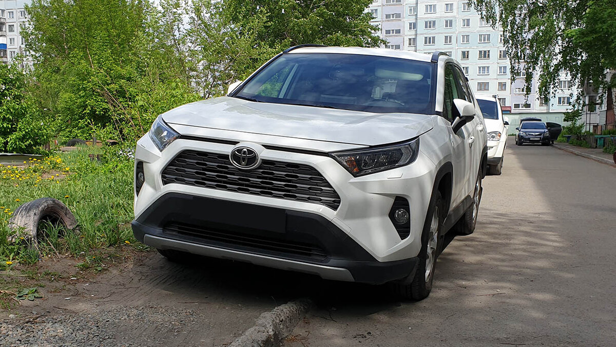 Купил новый Toyota RAV4 после Mitsubishi Outlander. Рассказываю, чем Тойота  оказалась лучше Мицубиси | НОВЫЕ АВТОМОБИЛИ | Дзен