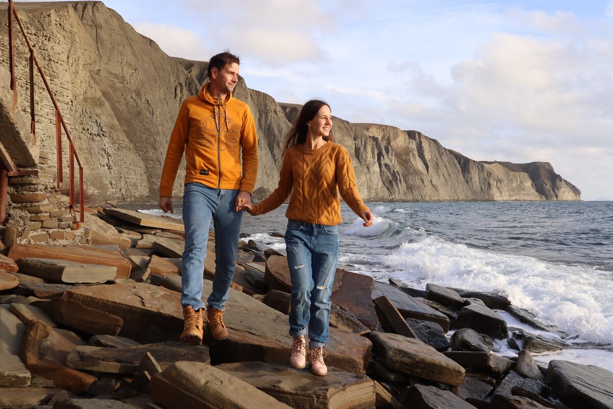 Шоколадный пляж на мысе Бугаз 