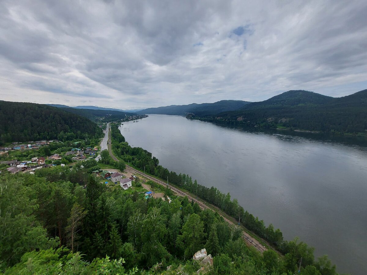 Вид на д. Слизнево и Овсянку