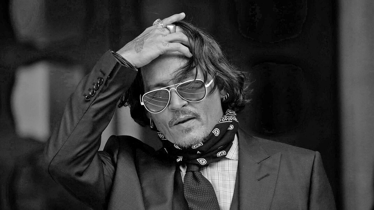 Джони Депп выход из зала суда в Лондоне