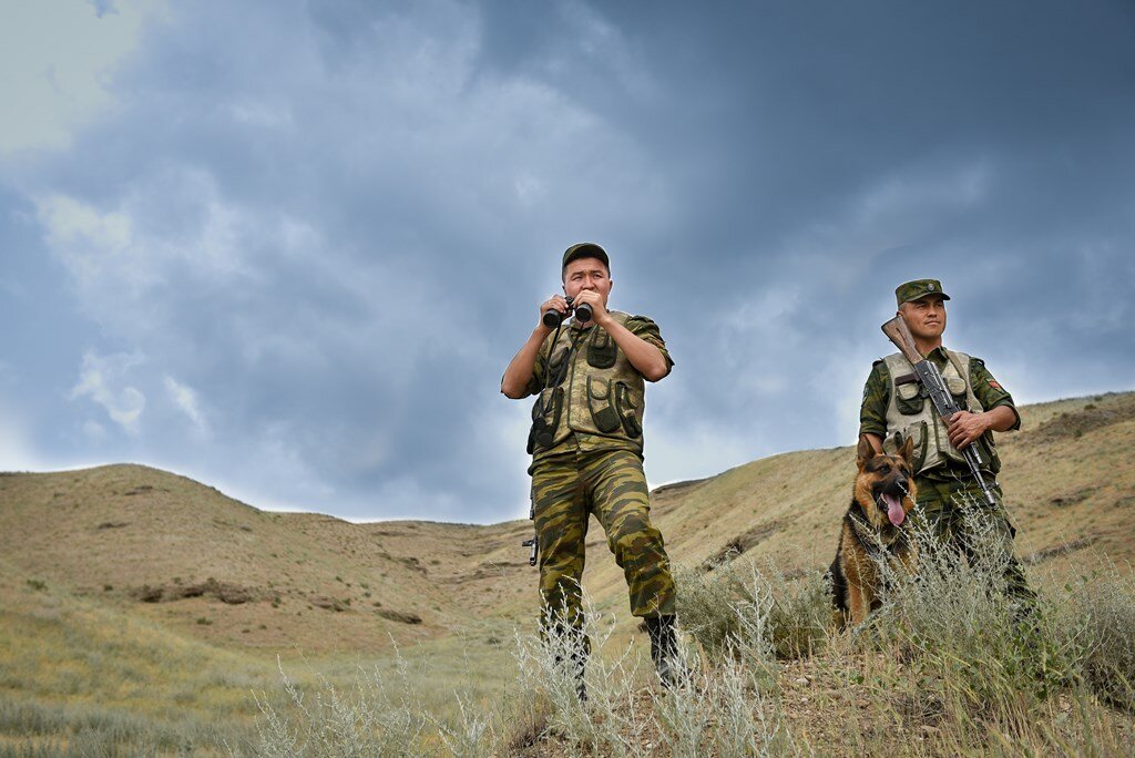 Пограничники в горах Киргизии Алатау