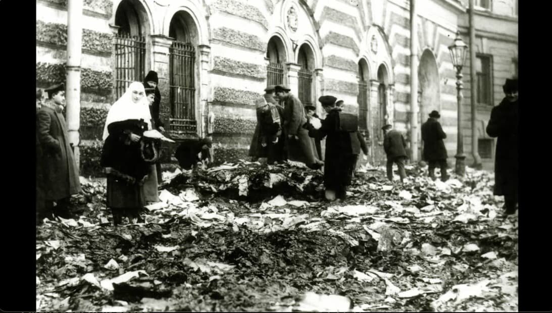 Время после революции. Петроград 1917 разруха. Россия после революции 1917 разруха. Разруха после революции 1917 года. Разруха гражданской войны в России.