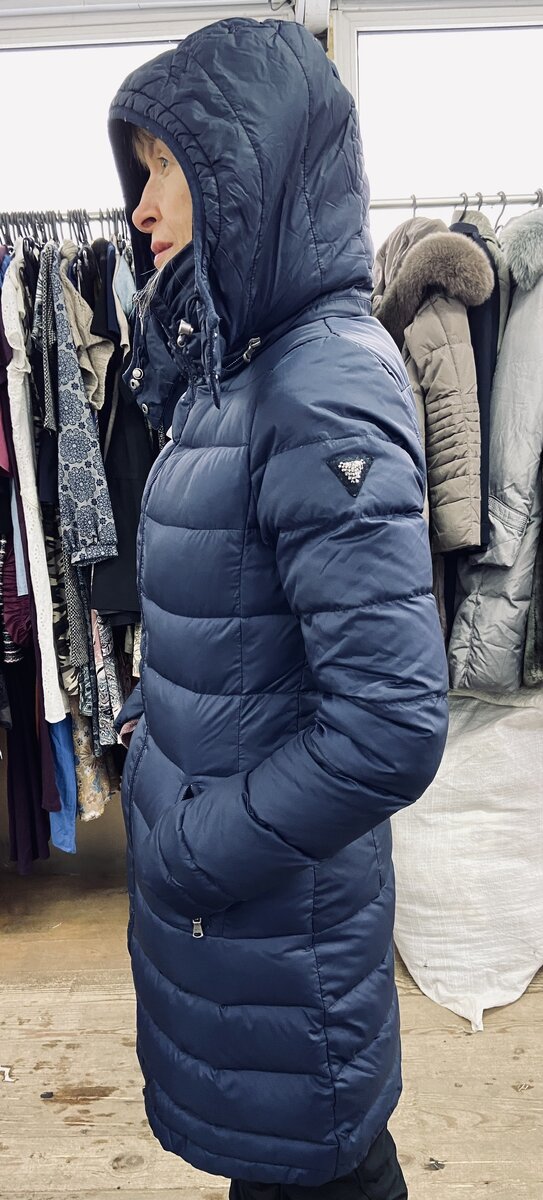 Пуховик Guess размер S цена 467 рублей