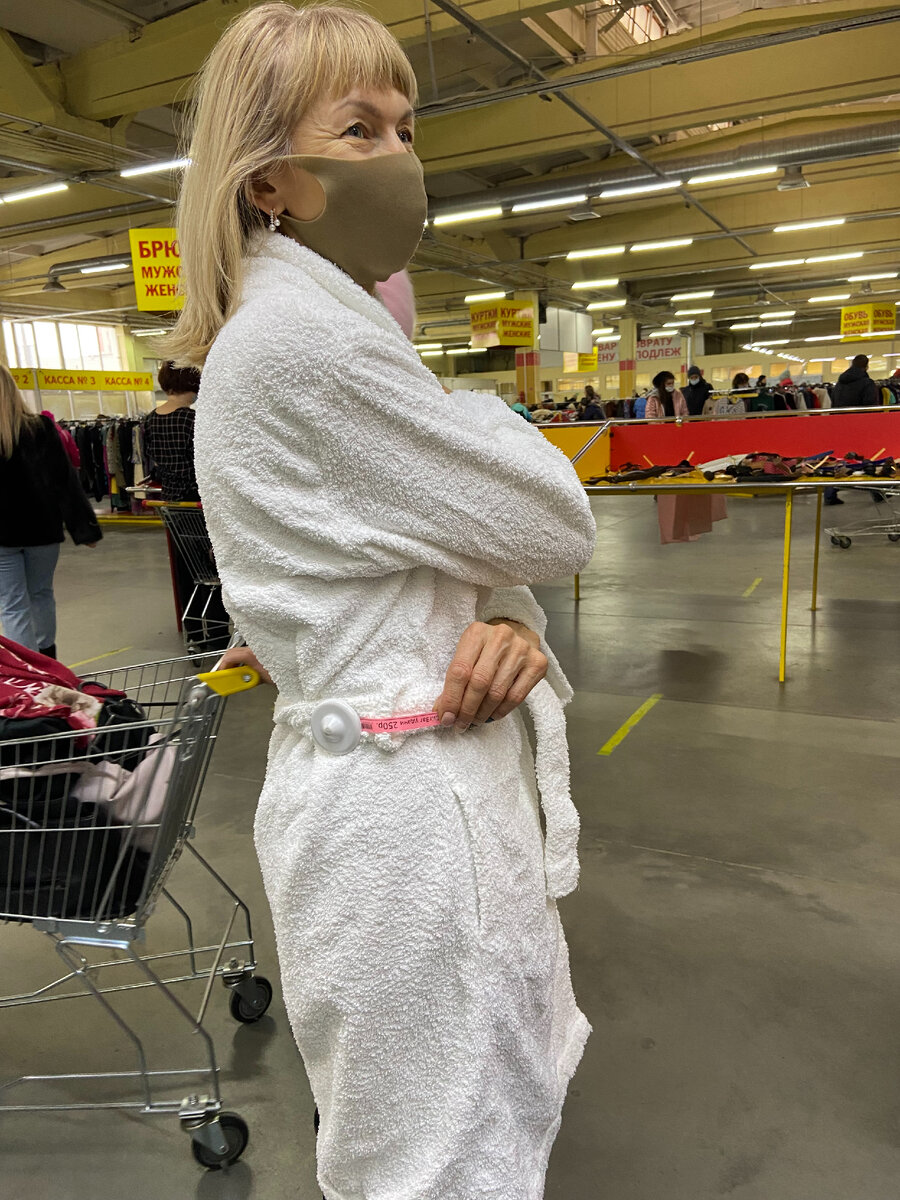 Махровый халат Zara Home за 250 руб.