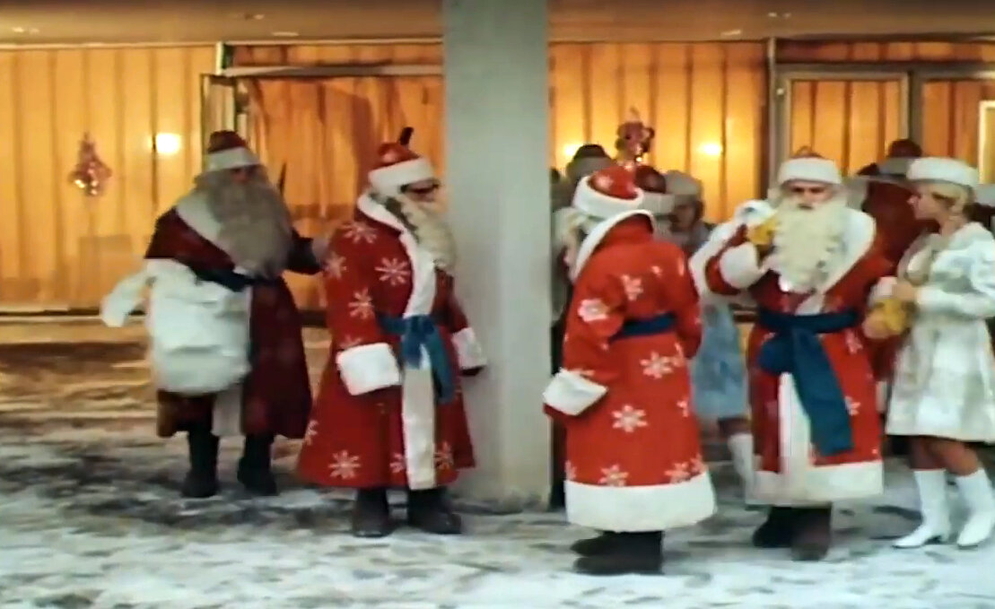 Кадр из кинофильма "Чародеи", 1982 г., режиссер Константин Бромберг, сценаристы Аркадий Стругацкий, Борис Стругацкий, композитор Евгений Крылатов (скриншот)