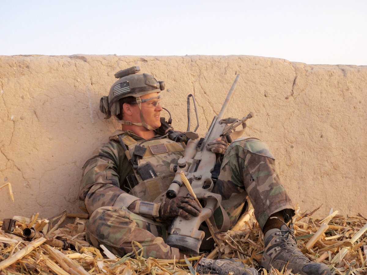 Коди Альфорд со снайперской винтовкой Mk 13 Mod 5, Афганистан