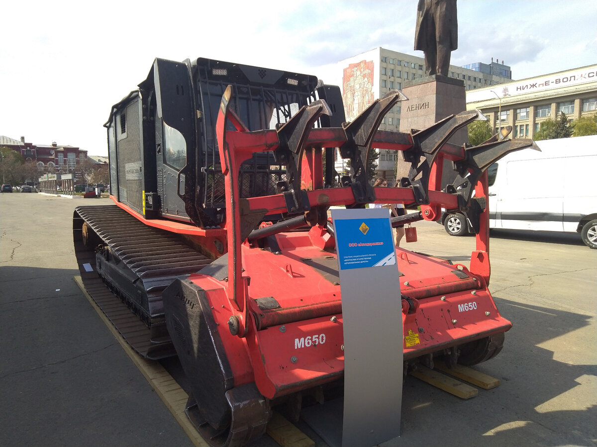 Самоходный гусеничный мульчер "AHWI Prinoth Raptor-300". 26.04.2019. (Фото автора).