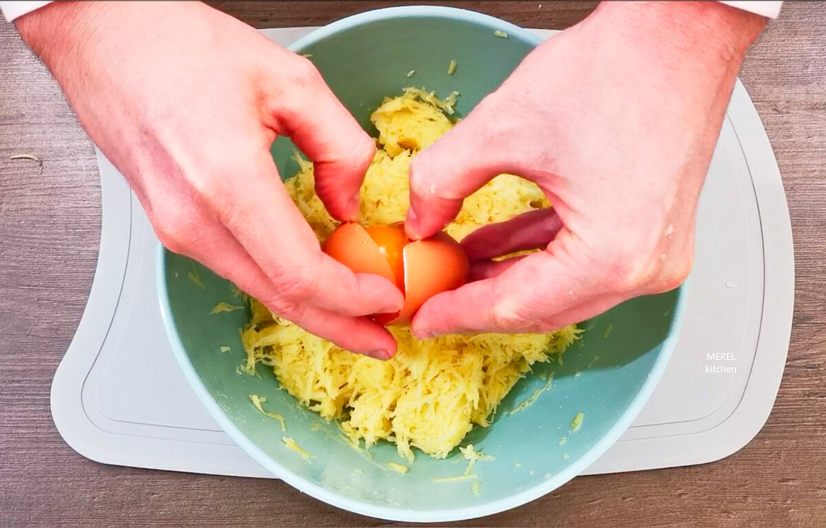 Приготовила по совету подруги драники : очень вкусные, всегда пышные и совсем без грамма муки. Делюсь Приготовила по совету подруги драники : очень вкусные, всегда пышные и совсем без грамма муки. Делюсь