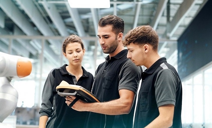 Источник: group.mercedes-benz.com