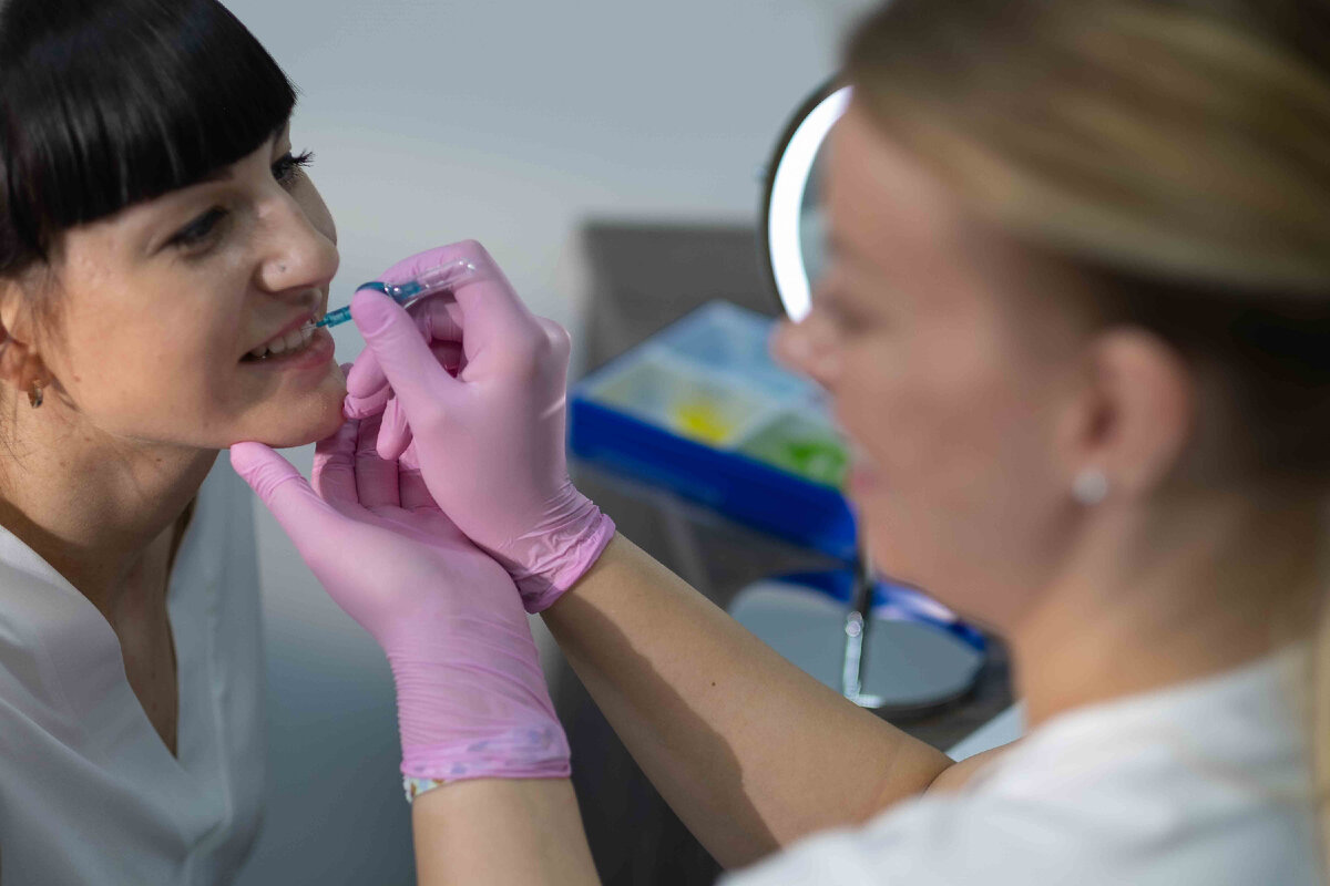 Постановка мануальной техники чистки зубов в Astra Dental Clinic.