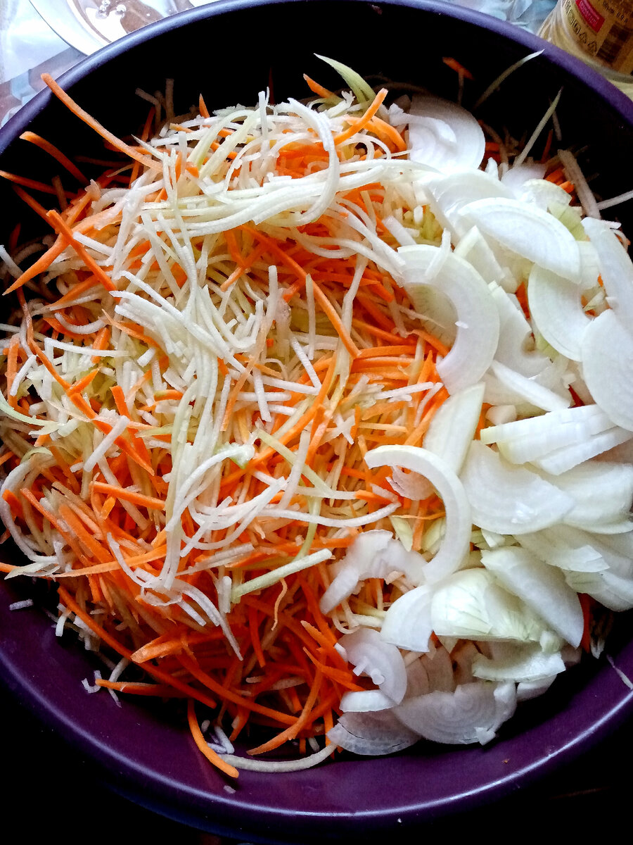 Маринованный салат из кабачков и перца на зиму — рецепт с фото пошагово