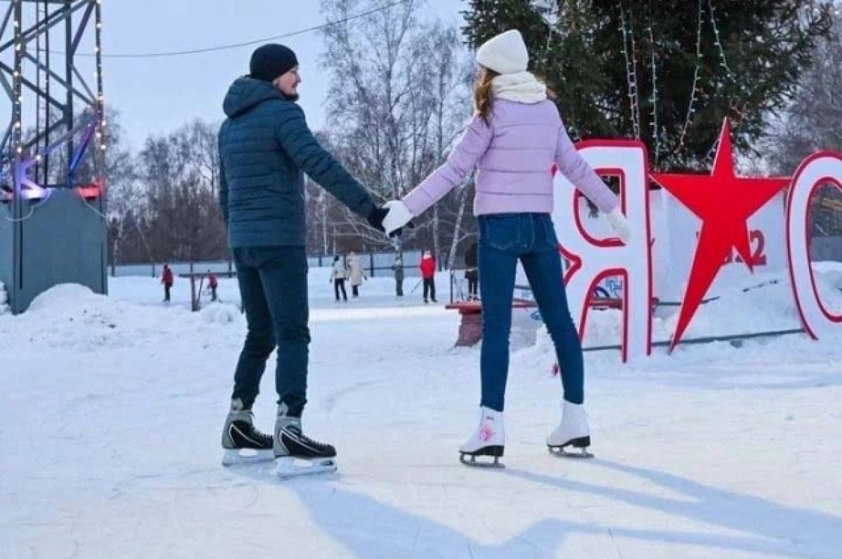    В Омске 25 ноября откроется самый большой в городе каток