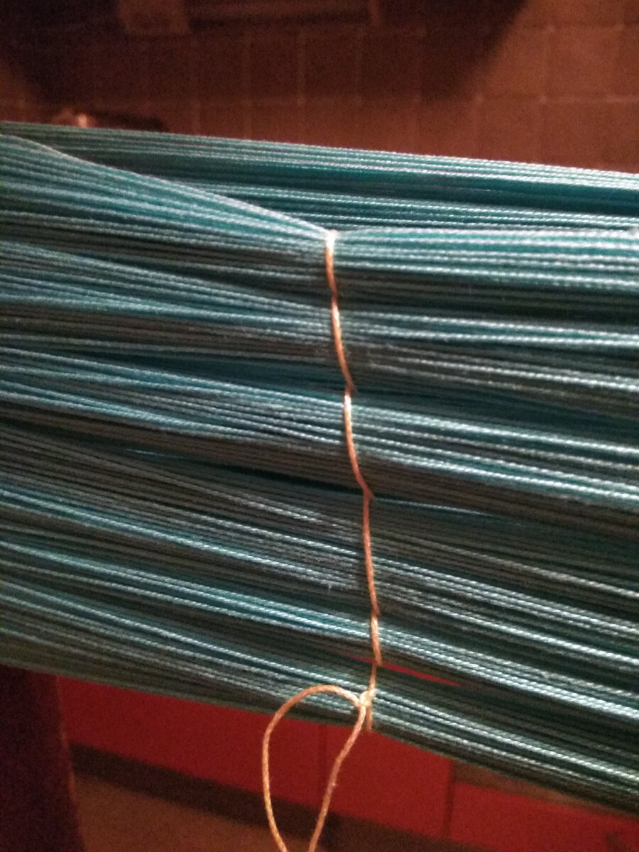 А потом вот так перевязывала ниточками, чтобы при стирке не запутались. Фото автора.