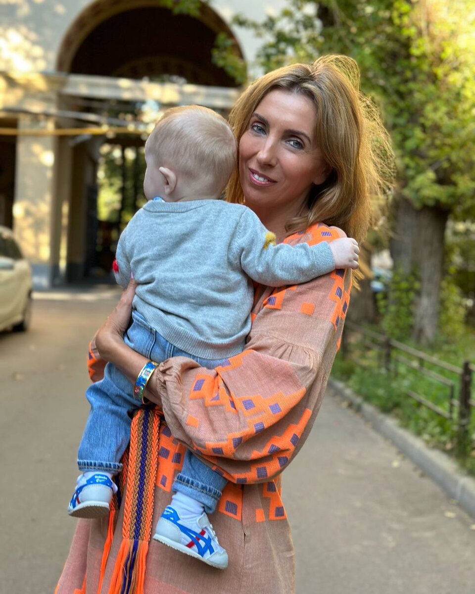 Светлана Бондарчук с сыном от брака с Сергеем Харченко 