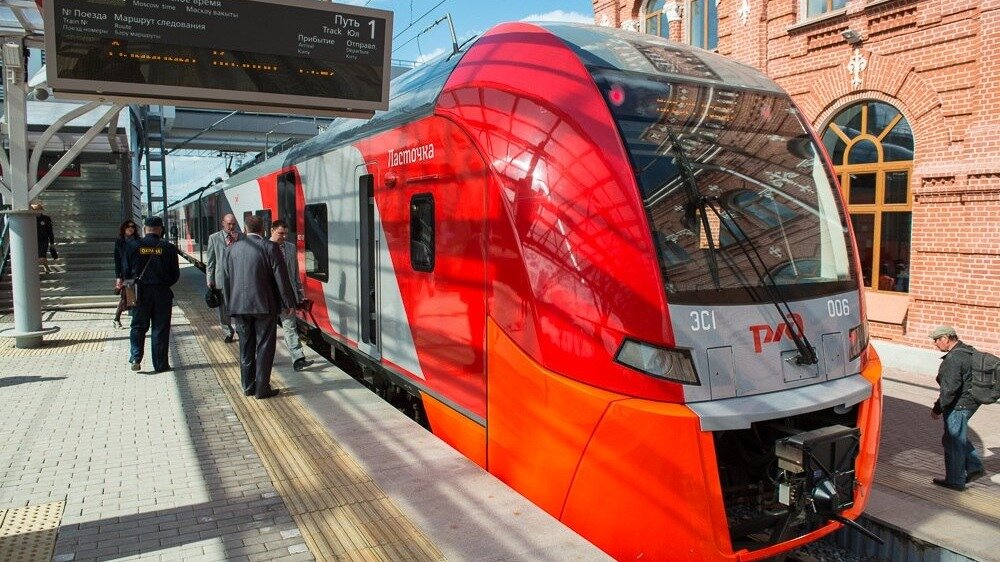     Президент России Владимир Путин во время запуска движения по третьему Московскому центральному диаметру (МЦД-3) заявил, что в дальнейшем необходимо строить высокоскоростную магистраль (ВСМ) до Казани.