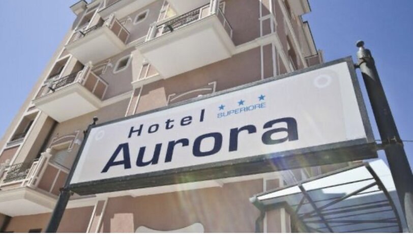 https://m.101hotels.com/italy/rimini/hotel_aurora_5.html?selected_room_id=33649201&selected_placement_id=33649201_275538790_1_1_0#photo