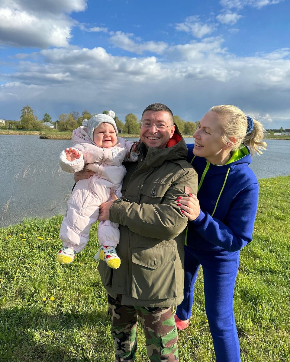    Наталья Рогозина с мужем и дочерью НастейСоцсети Натальи Рогозиной