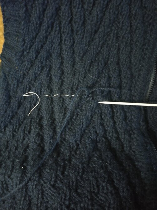 Внутренний карман на мужском жилете  Что придумала - то связала