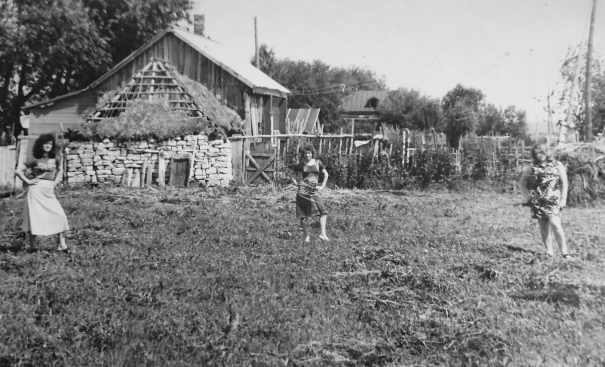 Стоковые фотографии по запросу Деревенская девочка