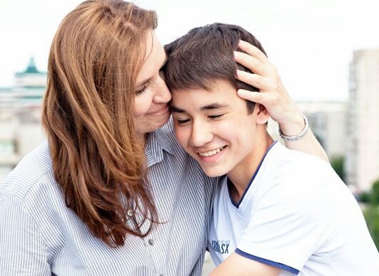 Если вы хотите чтобы ваш ребенок приобрел хорошие качества и привычки, приобретите их сами.