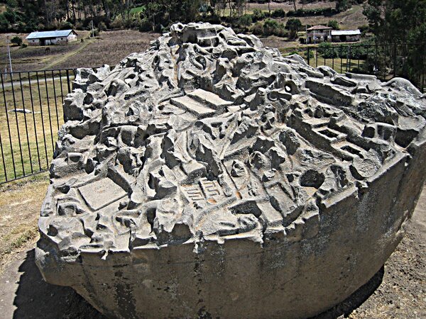 Самый древний гранд-макет: кто и зачем вырезал миниатюрный город на огромном валуне