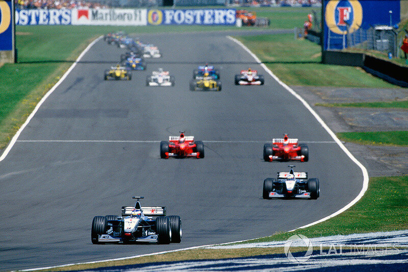 Источник - https://cdn-1.motorsport.com/images/mgl/2yZzWrvY/s8/f1-british-gp-1999-mika-hakkinen-mclaren.jpg