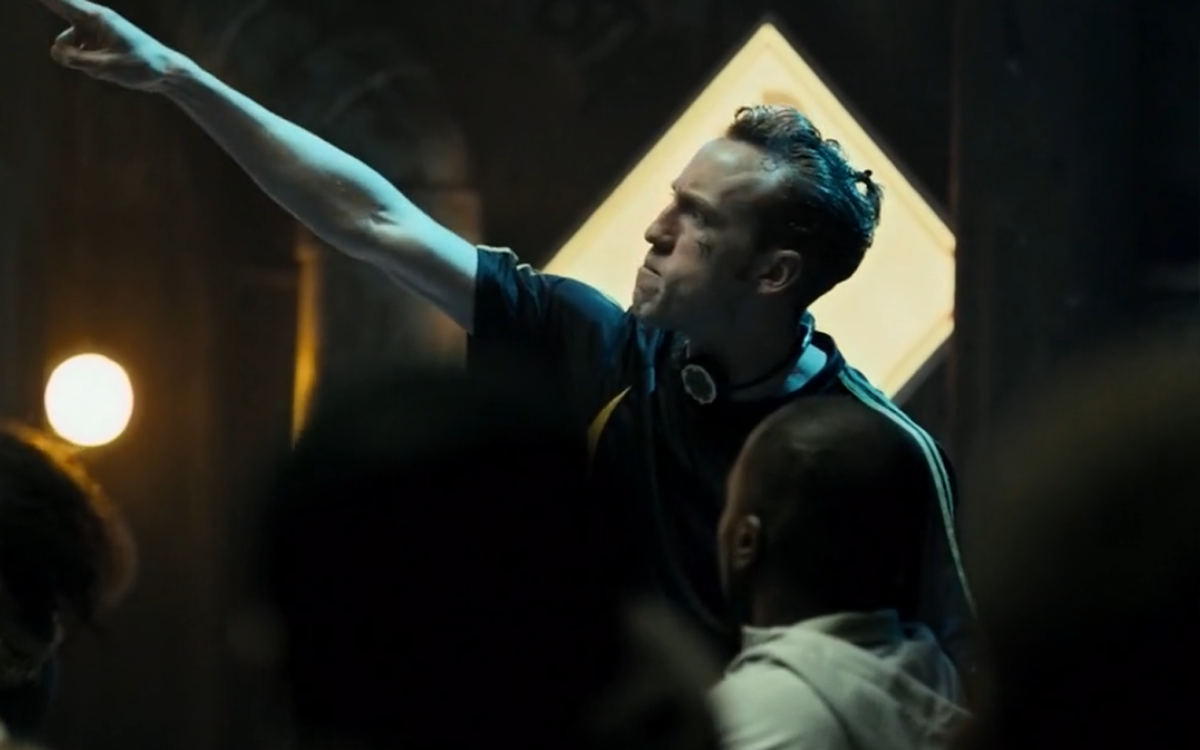 Среди народа гуляют тревожные идеи. 