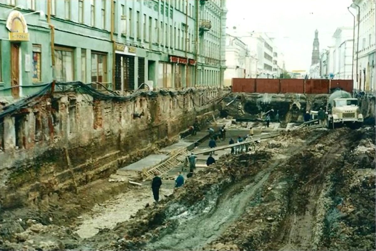 Раскопки культурного слоя в Санкт-Петербурге