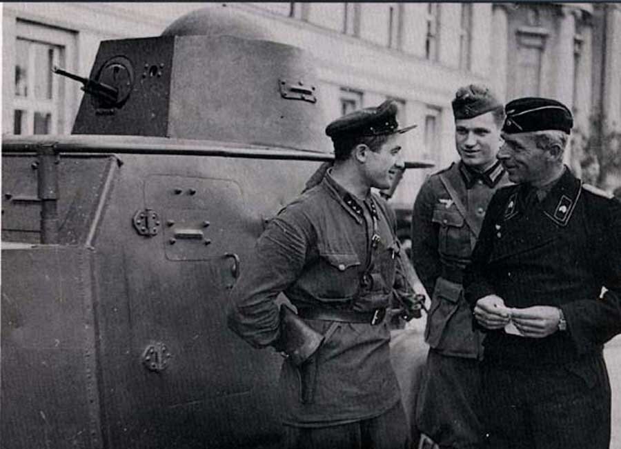 Польша 1939 год. Пока еще друзья.