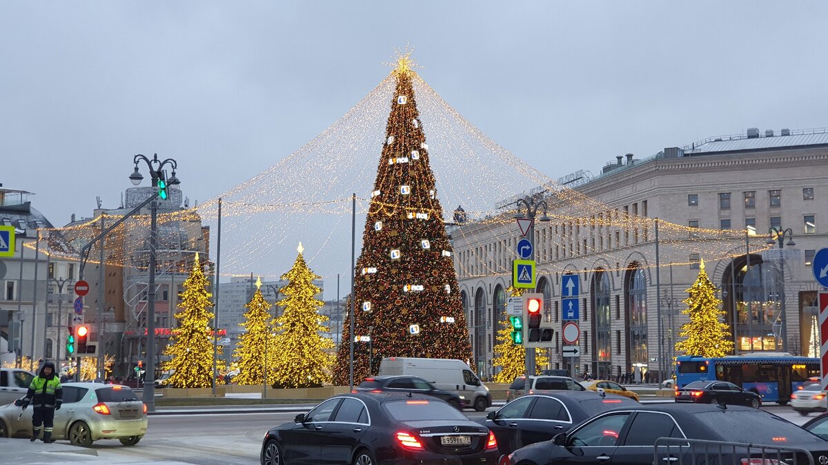 Лубянка, недалеко на мясницкой и находится Блэк стар