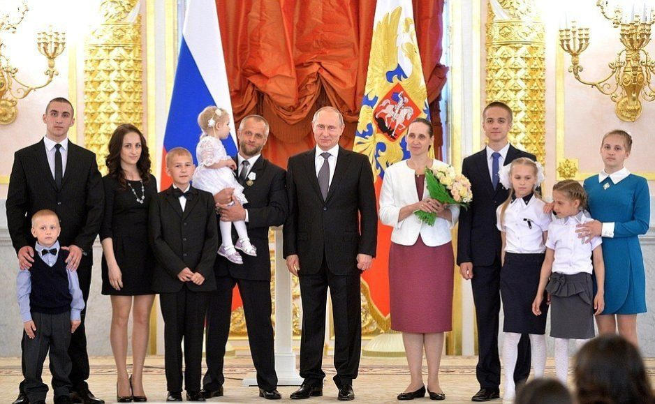 Год семьи призы. Дети президента. Семья президента России. Семья Путина.