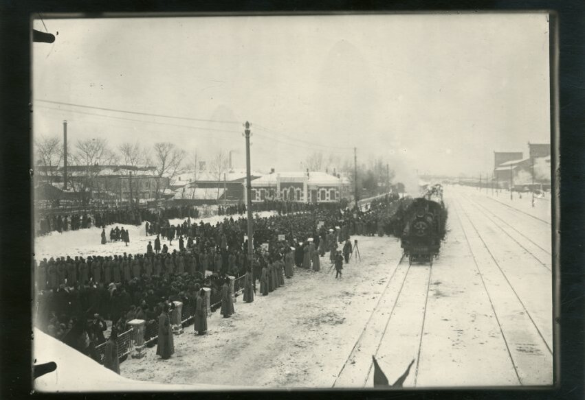 Встреча траурного поезда в телом В.И. Ленина на Павелецком вокзале. 23 января 1924 г.  Фото: РГАСПИ