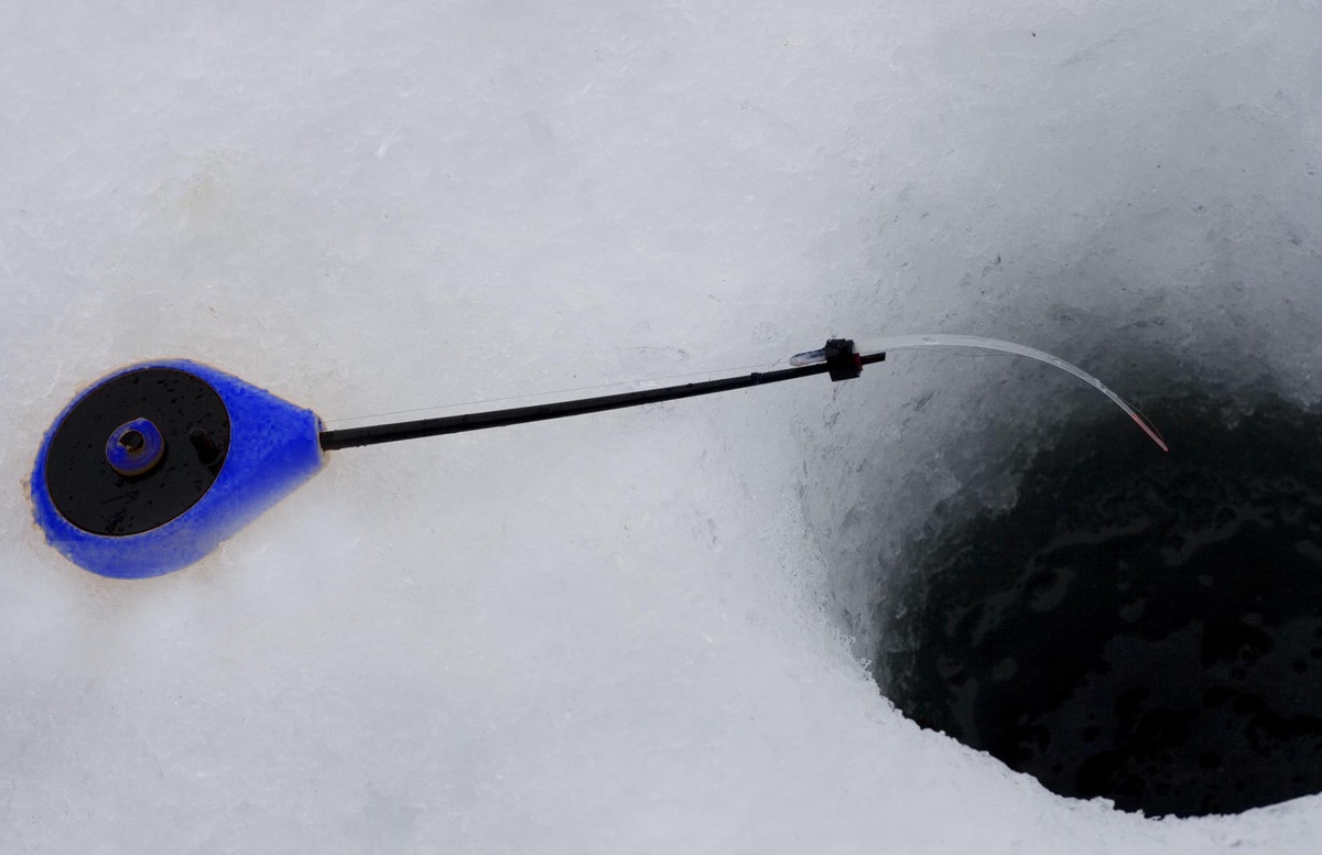 Зимняя удочка. Именно с такой был грабитель.