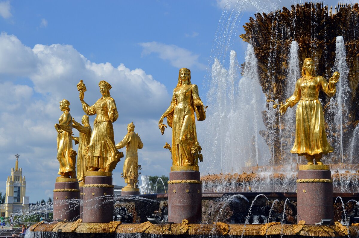 Москва, ВДНХ. Фонтан "Дружба народов"